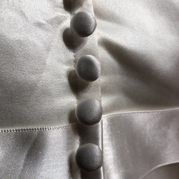 Pre-owned David’s Bridal - Strapless Trumpet Wedding Dress with Ribbon Waist - Picture 10 of 16